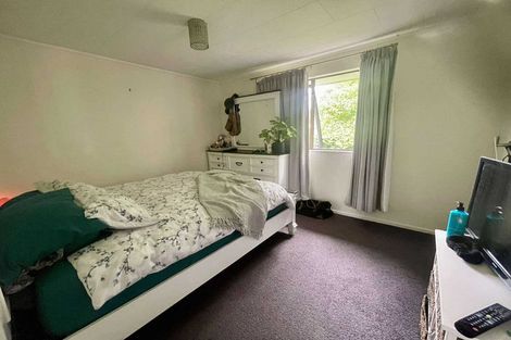 Photo of property in 9a Taioma Crescent, Te Atatu Peninsula, Auckland, 0610