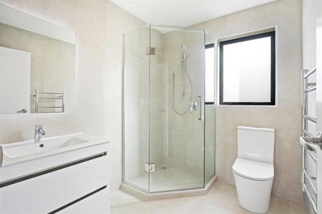 Photo of property in 21d Andrew Road, Howick, Auckland, 2010