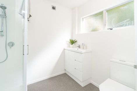 Photo of property in 11 Selkirk Way, Karori, Wellington, 6012