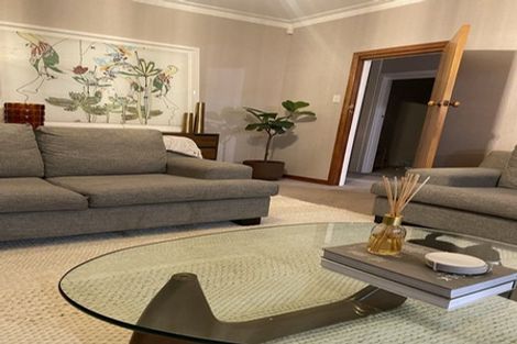 Photo of property in 8 Mahoe Street, Strandon, New Plymouth, 4312