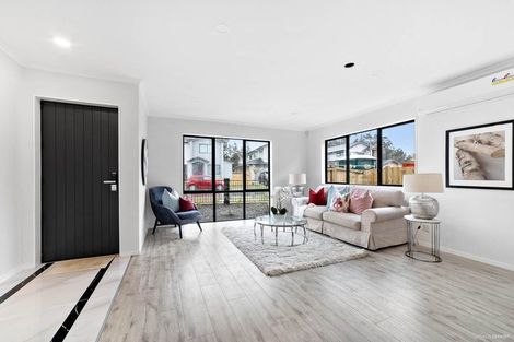 Photo of property in 11 Thomas Rielly Avenue, Hobsonville, Auckland, 0616