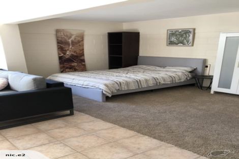 Photo of property in 45 Mana View Road, Paremata, Porirua, 5026