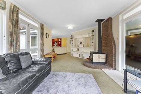 Photo of property in 393 Aokautere Drive, Aokautere, Palmerston North, 4471