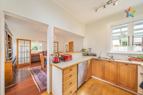 Photo of property in 122 Waiwhetu Road, Waterloo, Lower Hutt, 5011