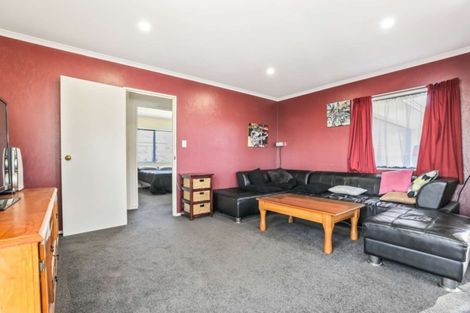 Photo of property in 34 Puriri Road, Pukekohe, 2120