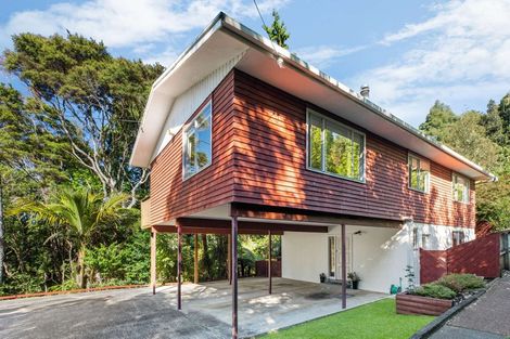 Photo of property in 203 Woodlands Park Road, Titirangi, Auckland, 0604