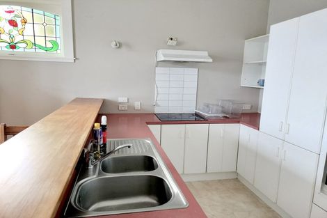 Photo of property in 21 Saint Michaels Crescent, Kelburn, Wellington, 6012