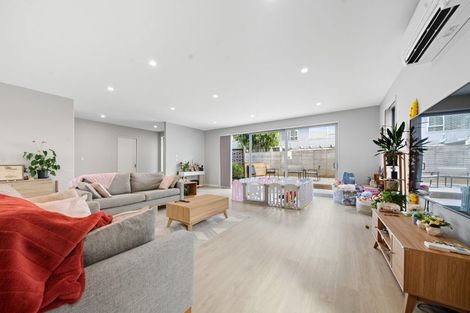 Photo of property in 32b Tirimoana Road, Te Atatu South, Auckland, 0602