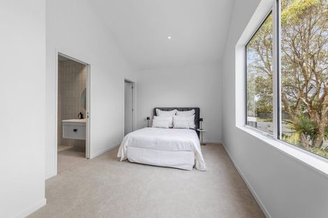 Photo of property in 1b Maranui Avenue, Point Chevalier, Auckland, 1022