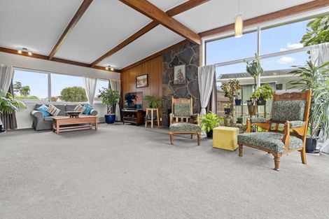 Photo of property in 2 Bushlands Place, Opaheke, Papakura, 2113