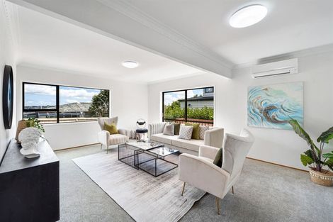 Photo of property in 2/23 Ridge Road, Waiake, Auckland, 0630