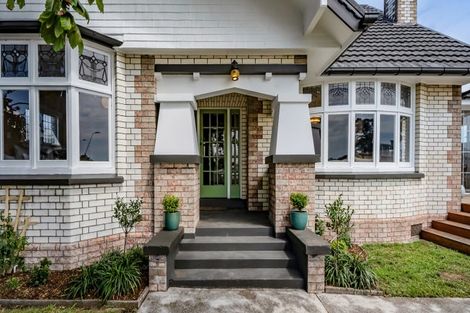 Photo of property in 19 Baring Terrace, Strandon, New Plymouth, 4312
