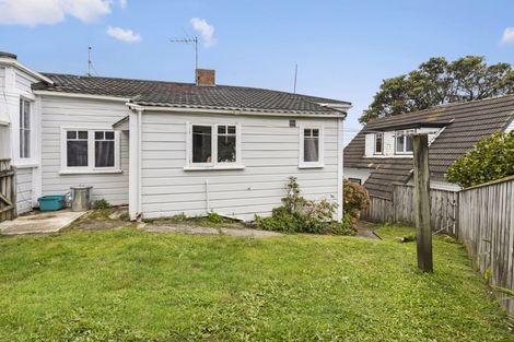 Photo of property in 3-5 Knoll Street, Island Bay, Wellington, 6023