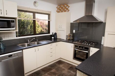 Photo of property in 35 Carluke Street, Paparangi, Wellington, 6037