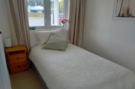 Photo of property in 12 Broadway Avenue, Waikuku Beach, 7473