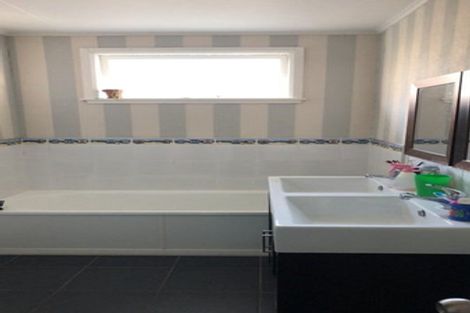 Photo of property in 12 Conway Place, Terrace End, Palmerston North, 4410