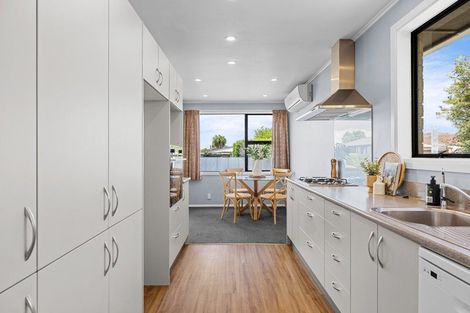 Photo of property in 76 Frensham Crescent, Woolston, Christchurch, 8062