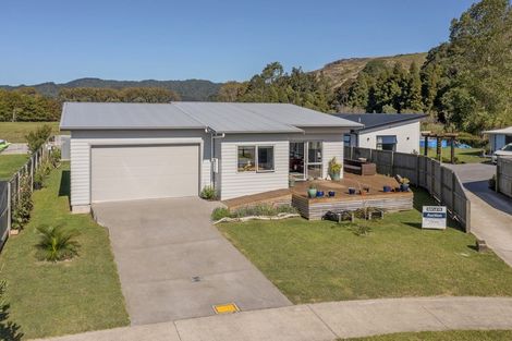 Photo of property in 42 Alf Simpson Drive, Whitianga, 3510