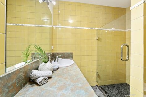 Photo of property in 98c Northland Road, Northland, Wellington, 6012