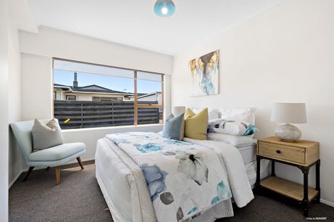 Photo of property in 71 Prince Regent Drive, Half Moon Bay, Auckland, 2012