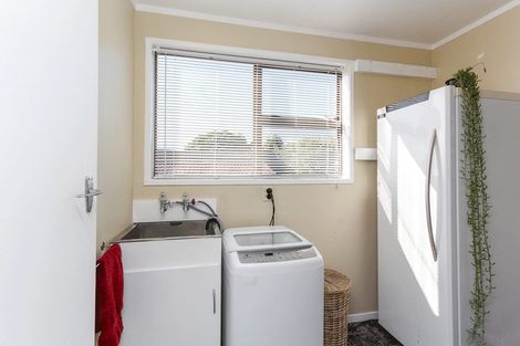 Photo of property in 9 Elgin Grove, Merrilands, New Plymouth, 4312