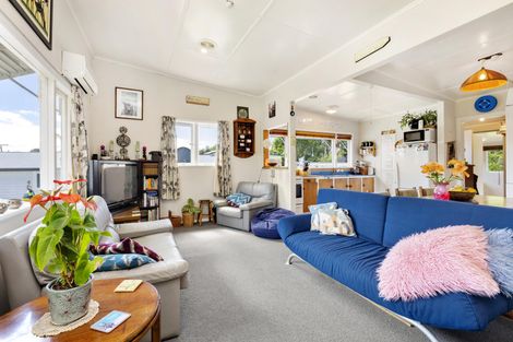 Photo of property in 14 Smith Street, Raglan, 3225