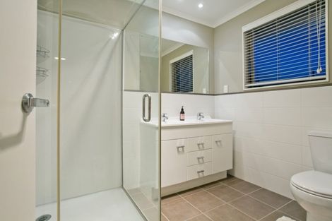 Photo of property in 24 Huntington Park Drive, Greenhithe, Auckland, 0632