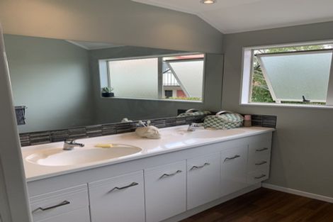 Photo of property in 11a Greta Place, Stanmore Bay, Whangaparaoa, 0932