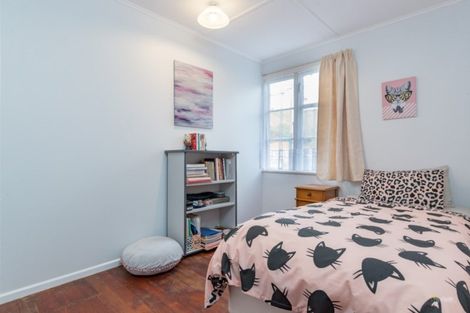 Photo of property in 18 Gibson Crescent, Naenae, Lower Hutt, 5011