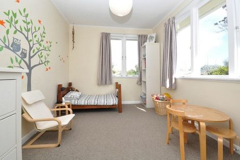 Photo of property in 10 Netherlands Avenue, Kelston, Auckland, 0602