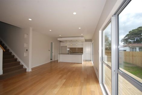 Photo of property in 120a Wellington Street, Howick, Auckland, 2014