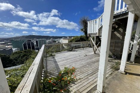 Photo of property in 239 The Terrace, Te Aro, Wellington, 6011