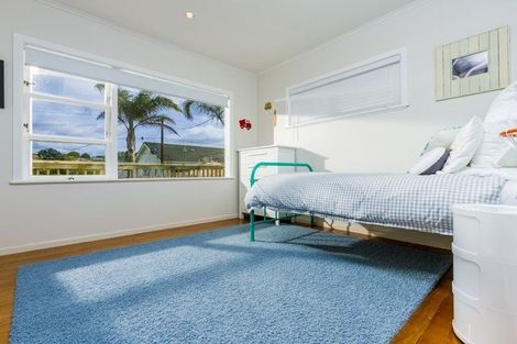 Photo of property in 1/93 Lake Road, Belmont, Auckland, 0622