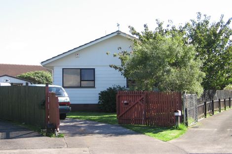 Photo of property in 1/20 Glenhaven Place, Te Atatu Peninsula, Auckland, 0610