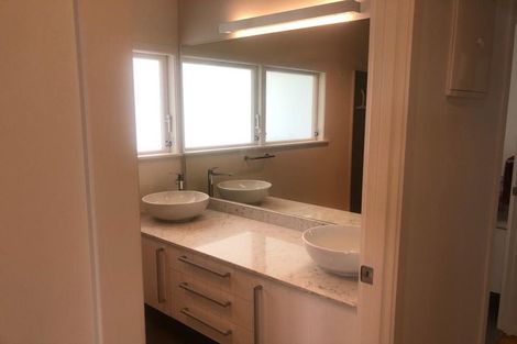 Photo of property in 46a Hinemoa Street, Birkenhead, Auckland, 0626