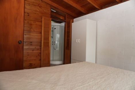 Photo of property in 5a Pohutukawa Avenue, Shelly Park, Auckland, 2014