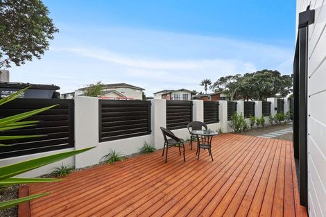 Photo of property in 6a Gulf Crest, Bucklands Beach, Auckland, 2012