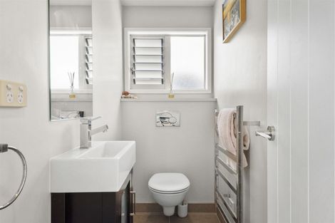 Photo of property in 96a Anzac Street, Takapuna, Auckland, 0622