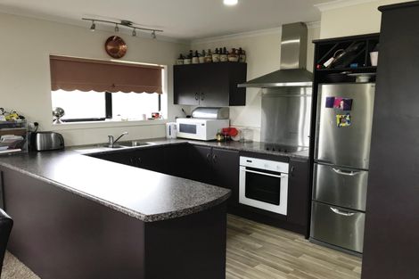 Photo of property in 19 Trillick Place, Tuakau, 2121