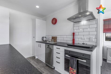 Photo of property in 16 Court Of Ascot, Seaward Bush, Invercargill, 9812