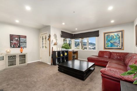 Photo of property in 34 Broadway, Picton, 7220