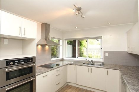Photo of property in 2/10 Kallaroo Place, Botany Downs, Auckland, 2010