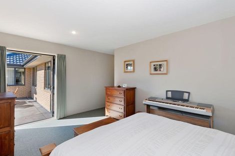 Photo of property in 73 Waitikiri Drive, Parklands, Christchurch, 8083