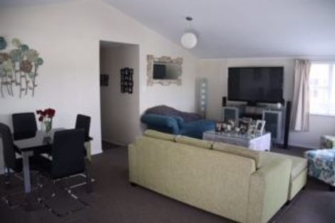 Photo of property in 2/46 Gulf View Road, Murrays Bay, Auckland, 0630