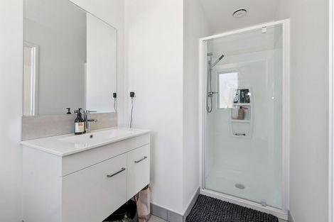 Photo of property in 10 Mahi Road, Helensville, 0800