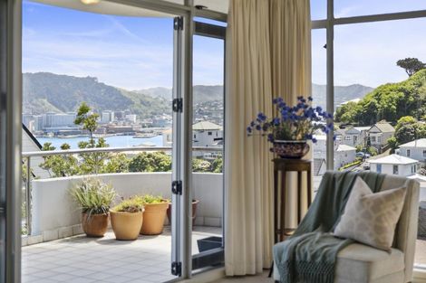 Photo of property in 19 Lawson Place, Mount Victoria, Wellington, 6011