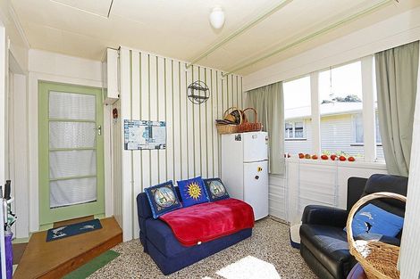 Photo of property in 13 Whitcombe Road, Opunake, 4616