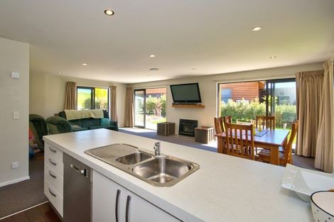 Photo of property in 10 Pendeen Crescent, Jacks Point, Queenstown, 9371