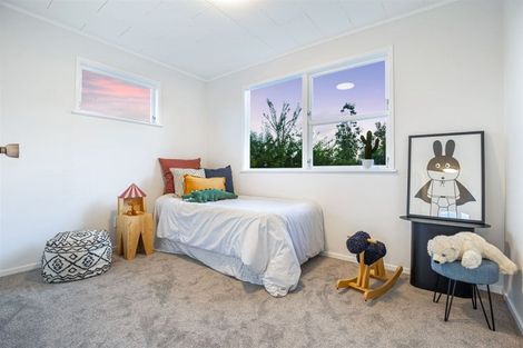 Photo of property in 30 Fitzwater Place, Henderson, Auckland, 0612
