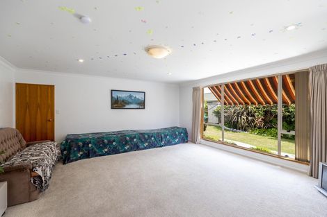 Photo of property in 6 Orlando Crescent, Waimairi Beach, Christchurch, 8083